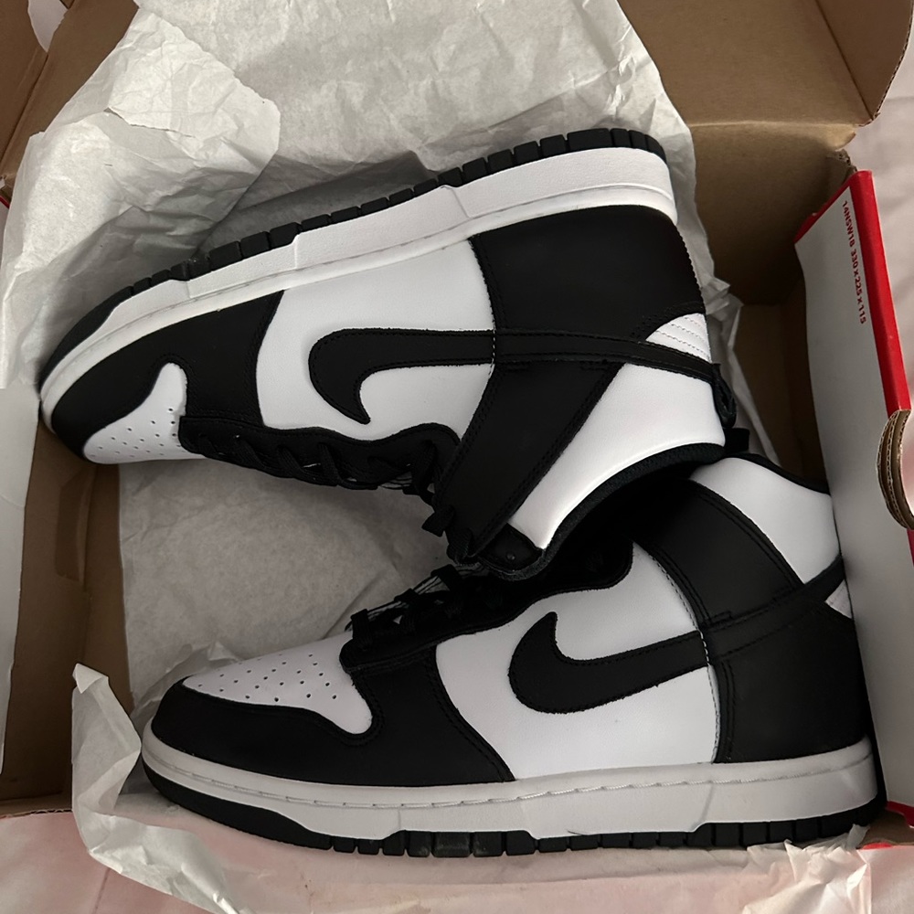 Nike men’s mid dunks black and white (unisex)